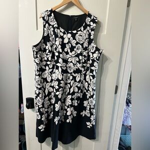 Talbots Dress plus size Black & White Floral Print A Line Sleeveless Preppy Midi